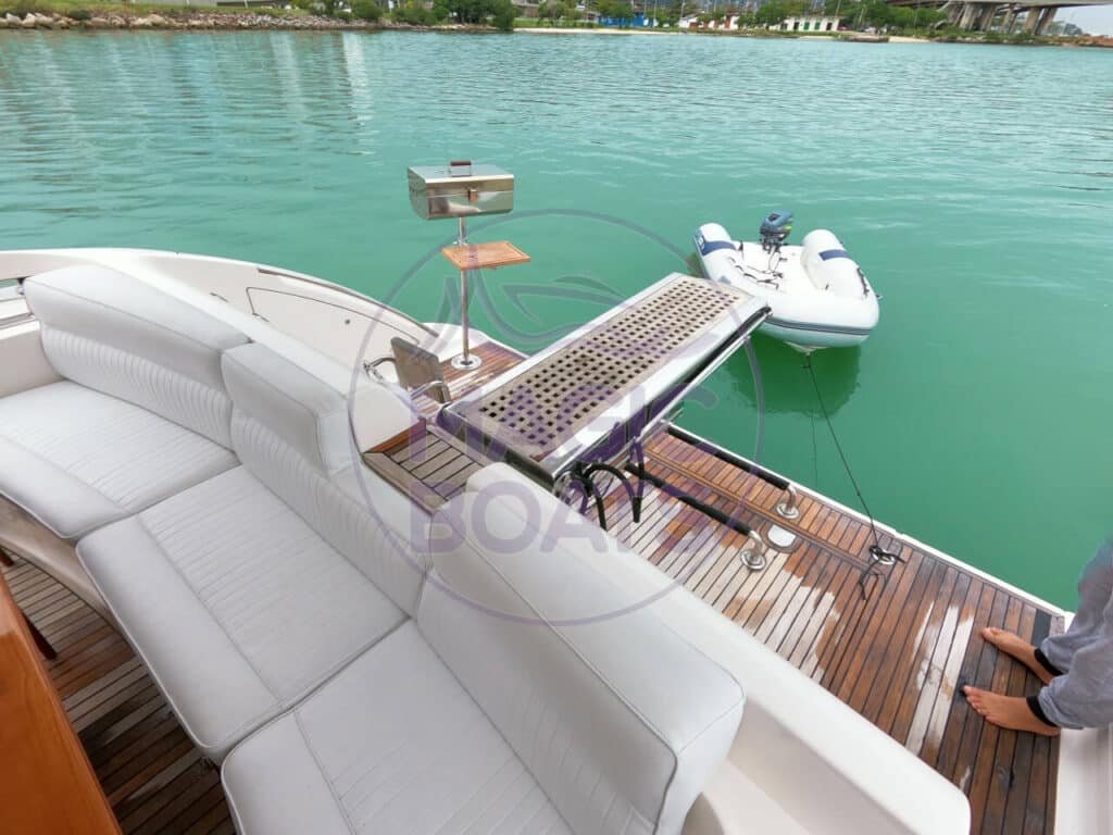 F02 - Intermarine 560- Magic Boats Aluguel de Lanchas - 11