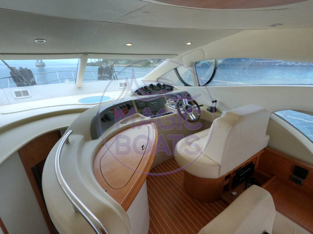 F02 - Intermarine 560- Magic Boats Aluguel de Lanchas - 15