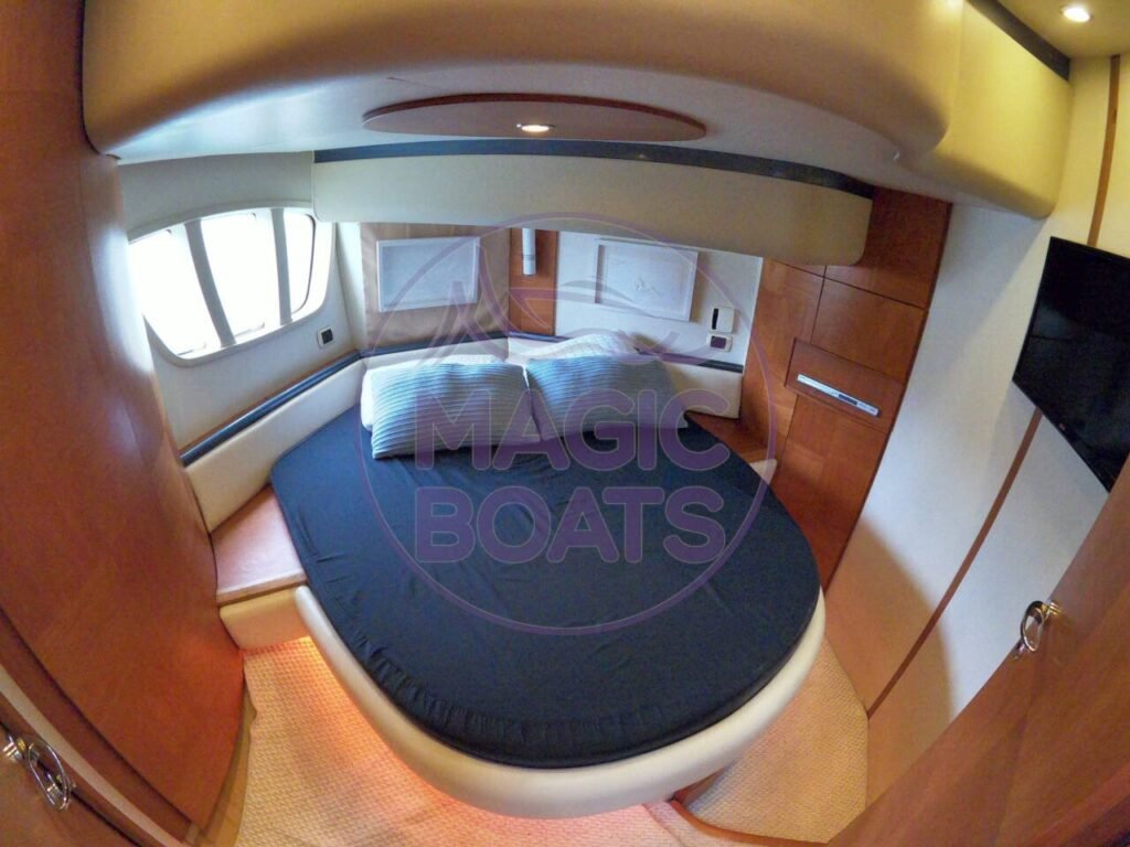 F02 - Intermarine 560- Magic Boats Aluguel de Lanchas - 19
