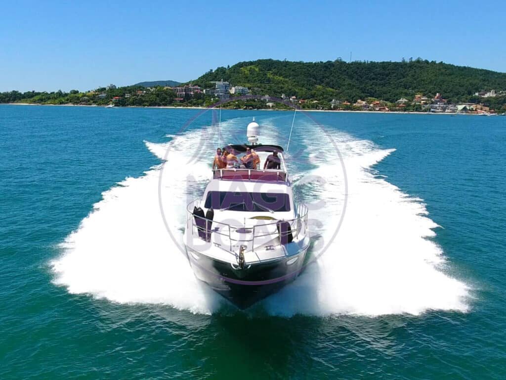 F02 - Intermarine 560- Magic Boats Aluguel de Lanchas - 6