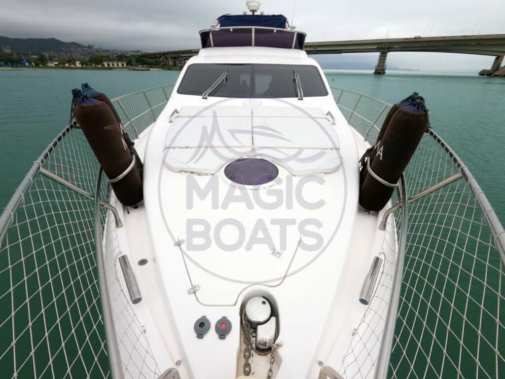 F02 - Intermarine 560- Magic Boats Aluguel de Lanchas - 7