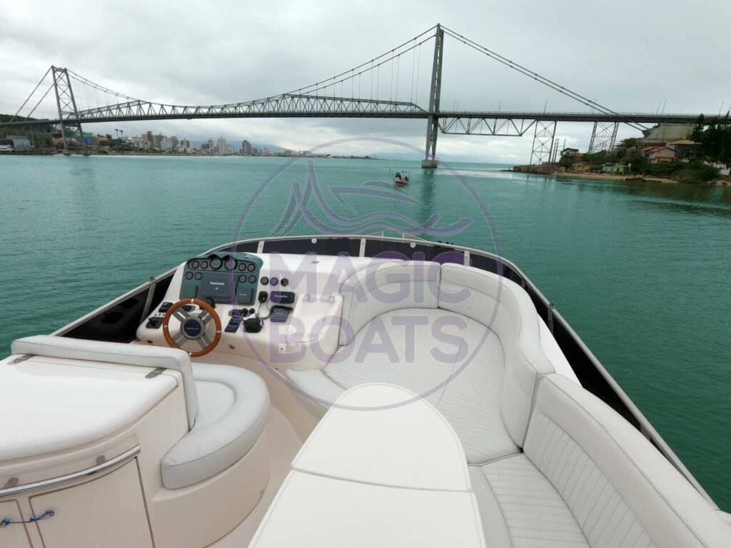 F02 - Intermarine 560- Magic Boats Aluguel de Lanchas - 9