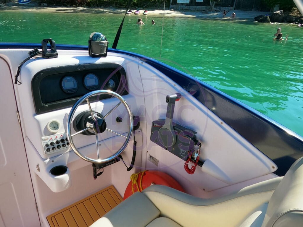 Alternativa 630 Cabin C27 - Magic Boats Aluguel de Lanchas