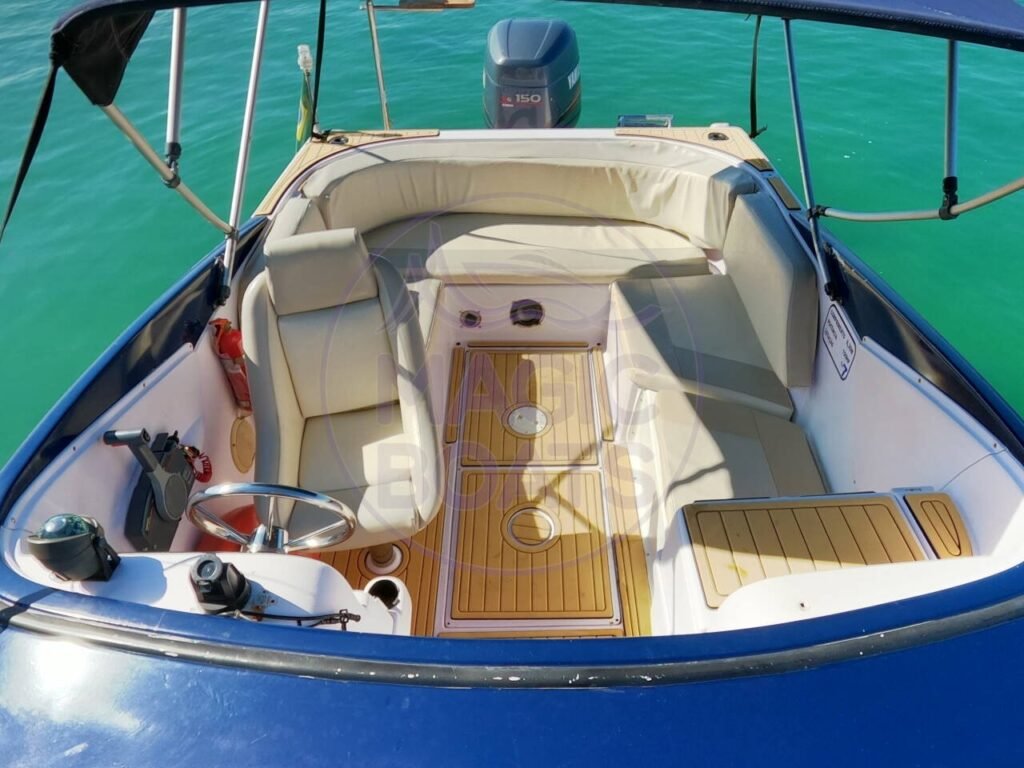 Alternativa 630 Cabin C27 - Magic Boats Aluguel de Lanchas