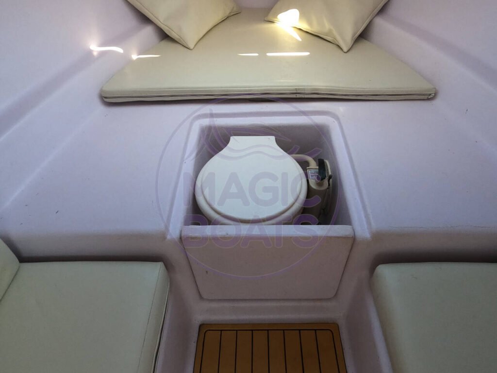 Alternativa 630 Cabin C27 - Magic Boats Aluguel de Lanchas