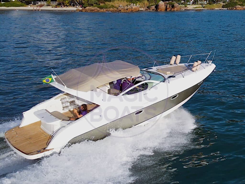 Phantom-360-C80-Magic-Boats-Aluguel-de-Lanchas-aerea-popa-direita