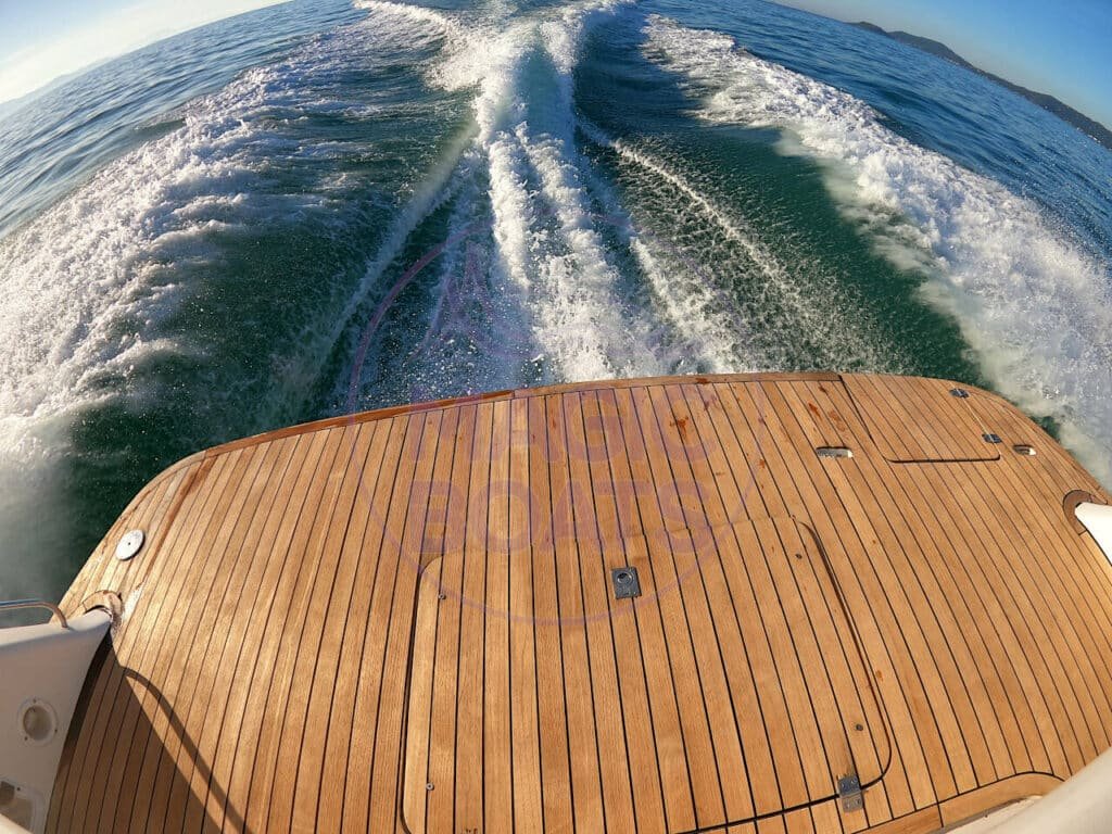 Phantom-360-C80-Magic-Boats-Aluguel-de-Lanchas-popa