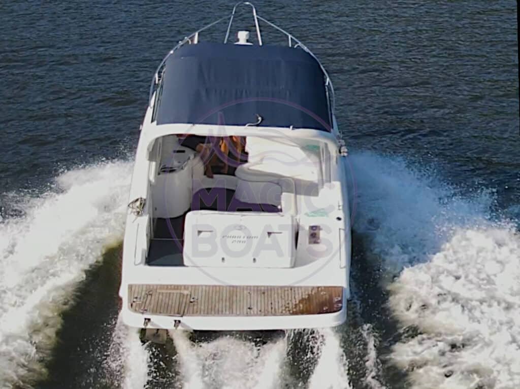 Phantom 290 C83 - Magic Boats Aluguel de Lanchas - Aéreo Popa