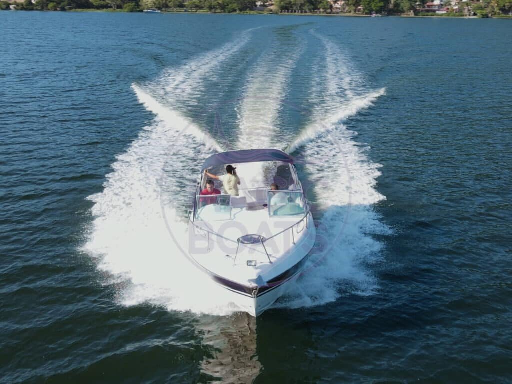 Phantom 290 C83 - Magic Boats Aluguel de Lanchas - Aéreo Proa