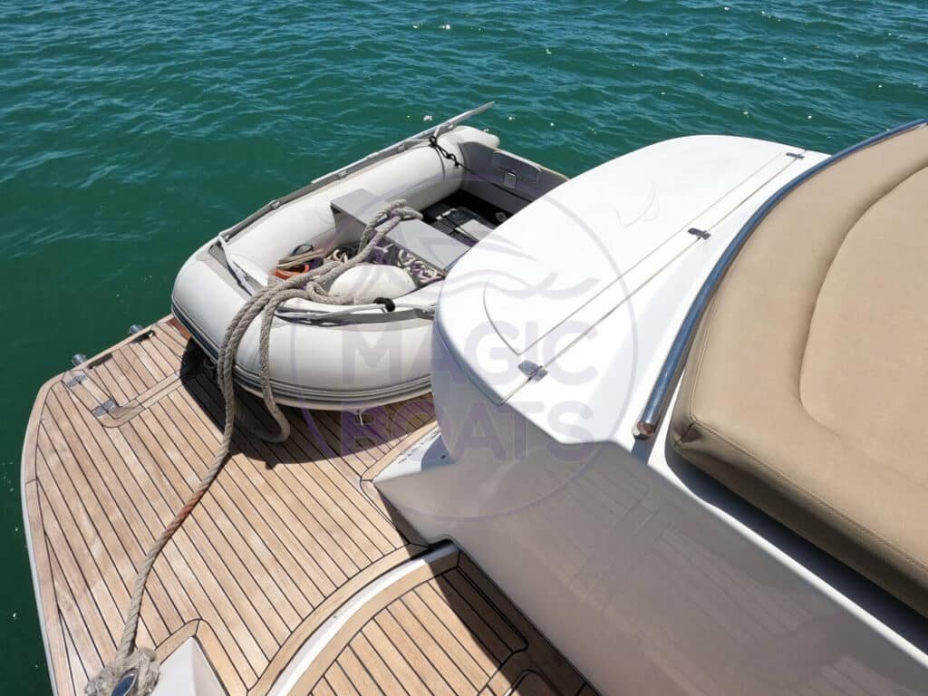 Bote de apoio da Solara 380 HT