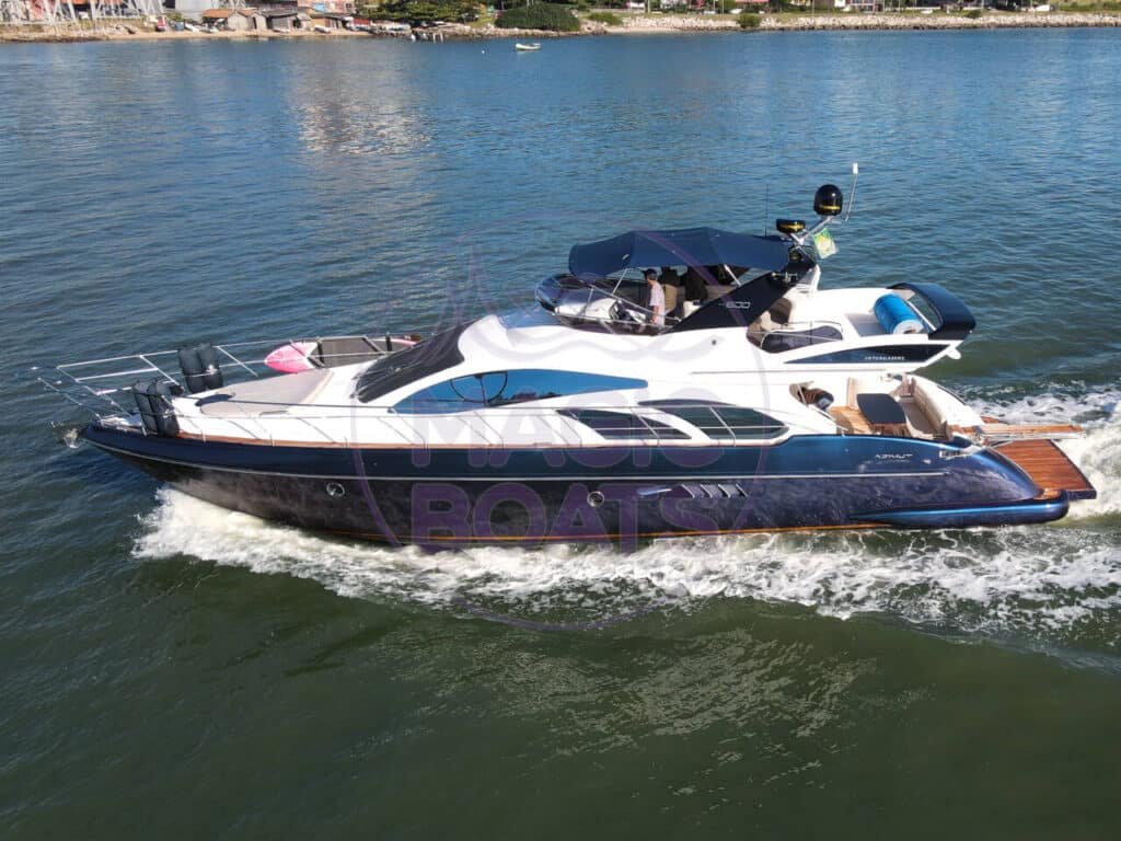 Imagem aérea de BB da Azimut 600 Full