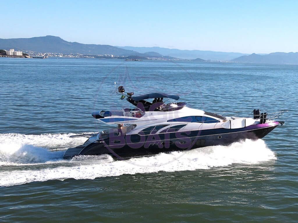 Imagem aérea de BE da Azimut 600 Full