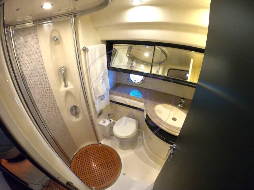 Banheiro Azimut 600 Full