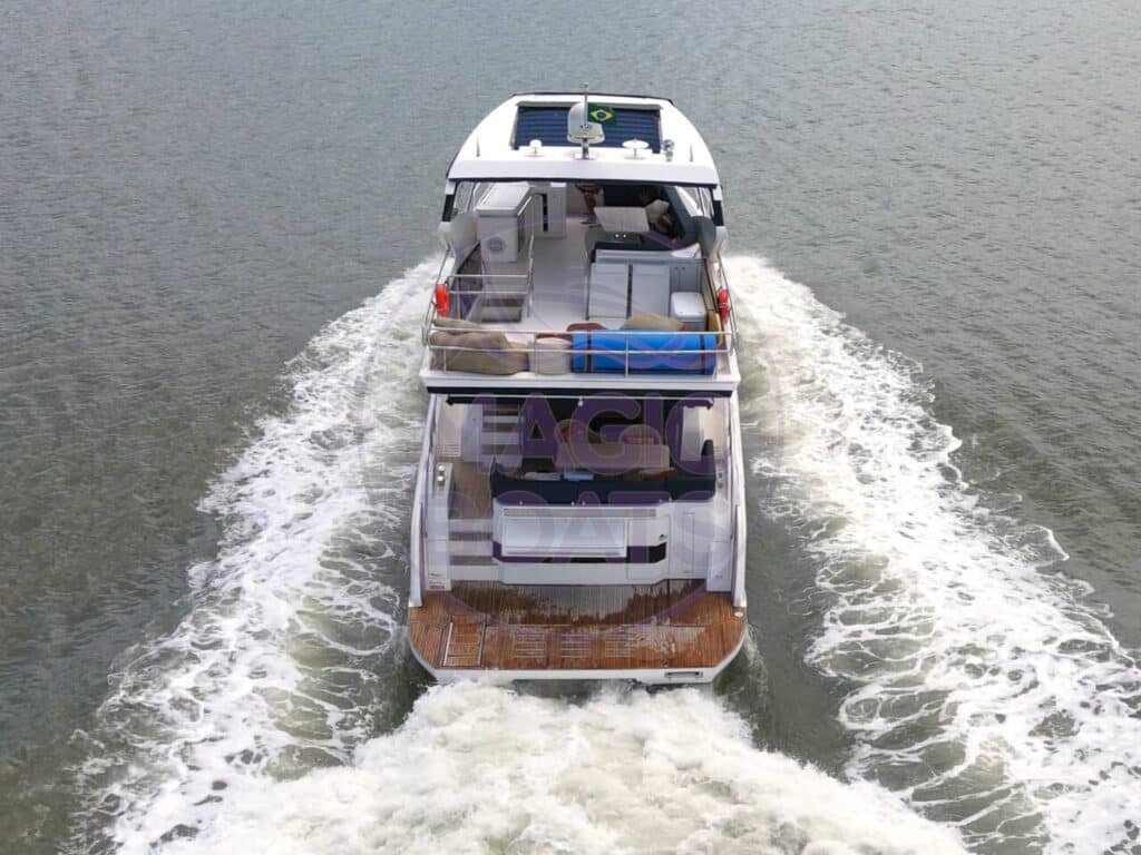 Intermarine 62 F27 - Magic Boats Aluguel de Lanchas - Aérea Popa