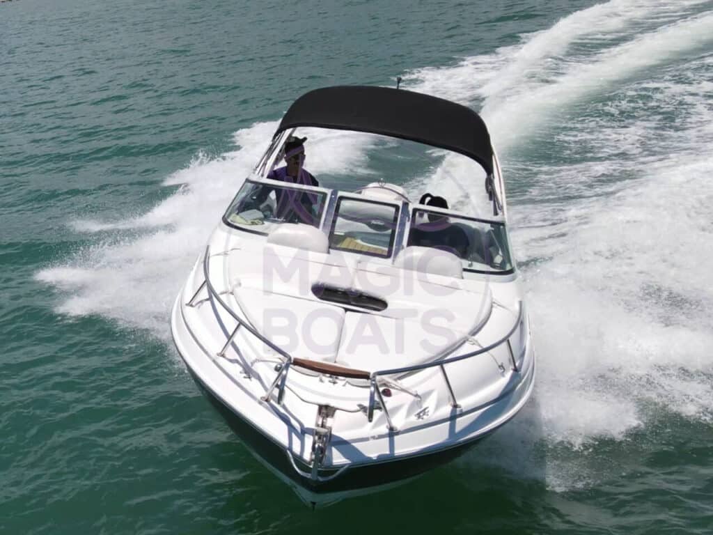 Focker 255 C82 - Magic Boats Aluguel de Lanchas - Aérea Proa