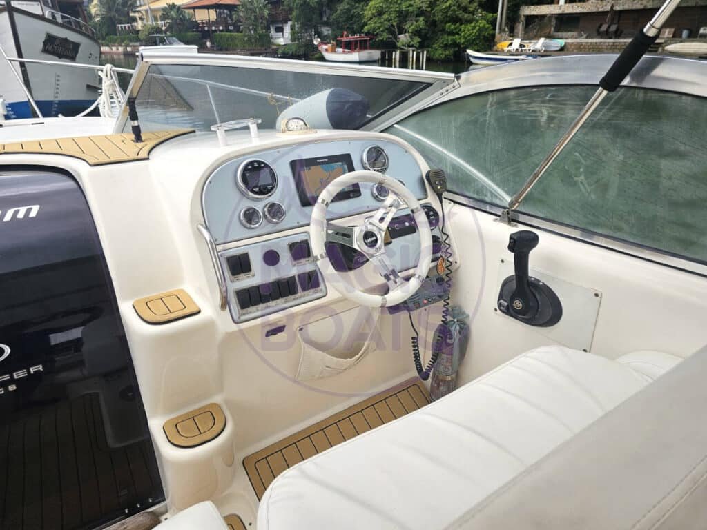 Phantom 300 C95 - Magic Boats Aluguel de Lanchas - Comando