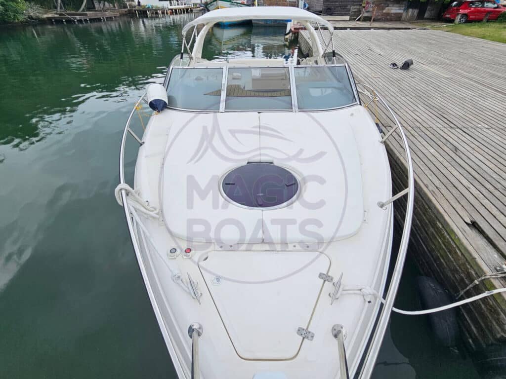 Phantom 300 C95 - Magic Boats Aluguel de Lanchas - Proa