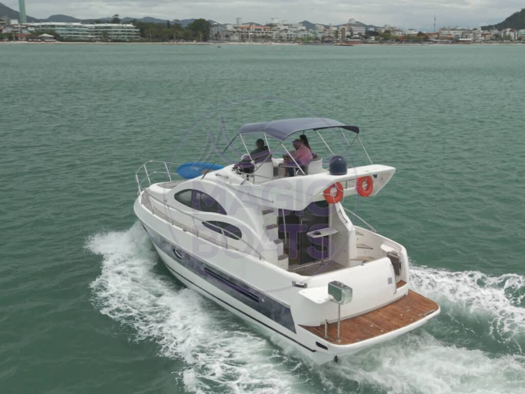 Azimut 380 Full - Magic Boats Aluguel de Lanchas - Aérea Popa BB