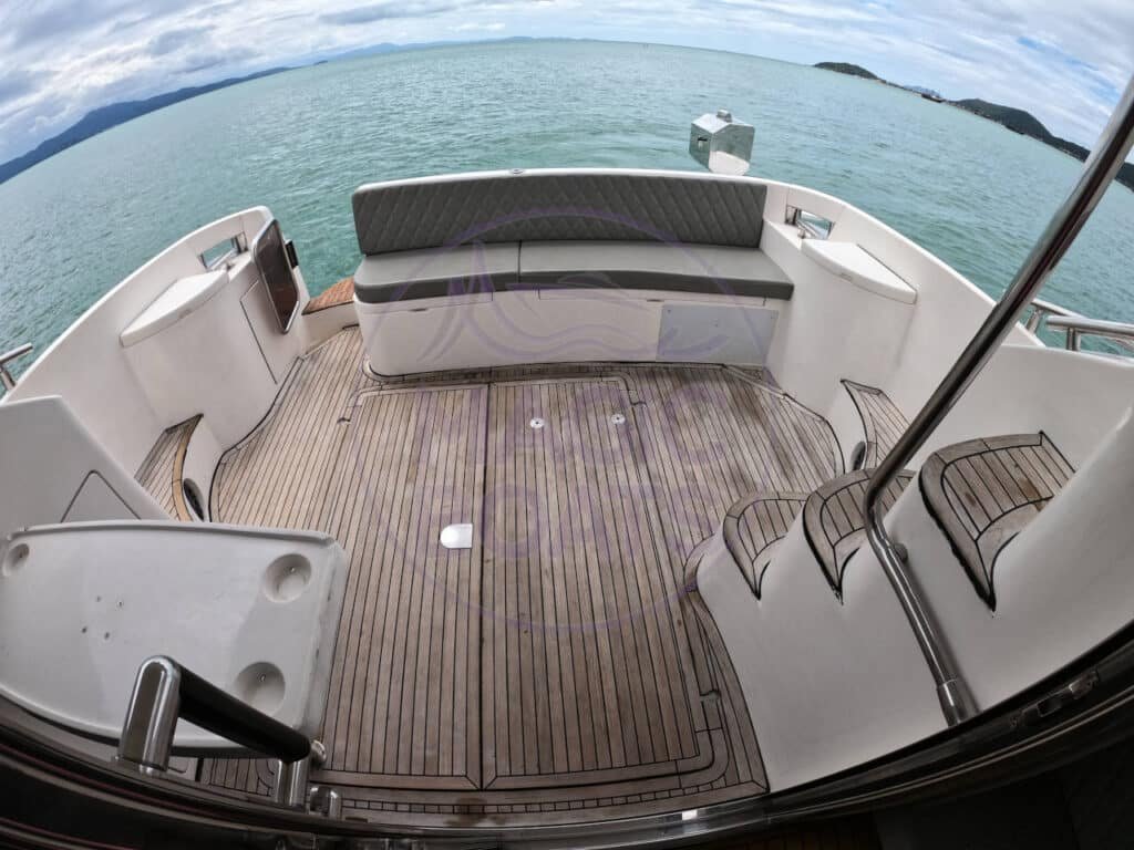 Azimut 380 Full - Magic Boats Aluguel de Lanchas - Convés