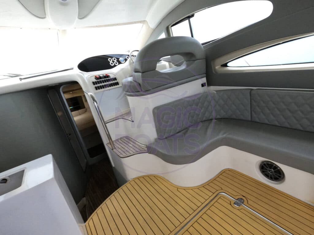 Azimut 380 Full - Magic Boats Aluguel de Lanchas - Salão Interno