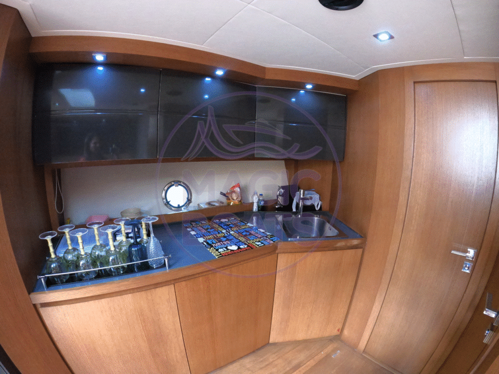 H18 - Azimut Atlantis 48 - Magic Boats Aluguel de Lanchas - Cozinha