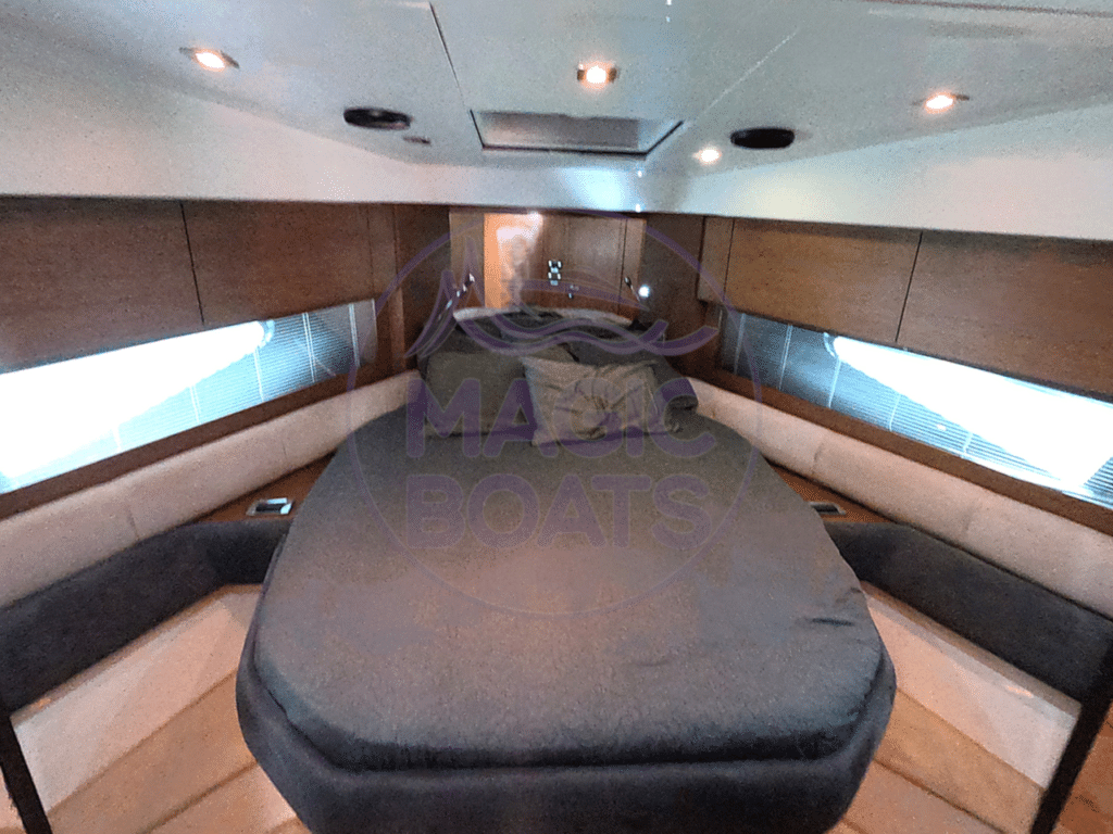 H18 - Azimut Atlantis 48 - Magic Boats Aluguel de Lanchas - Suíte de Proa