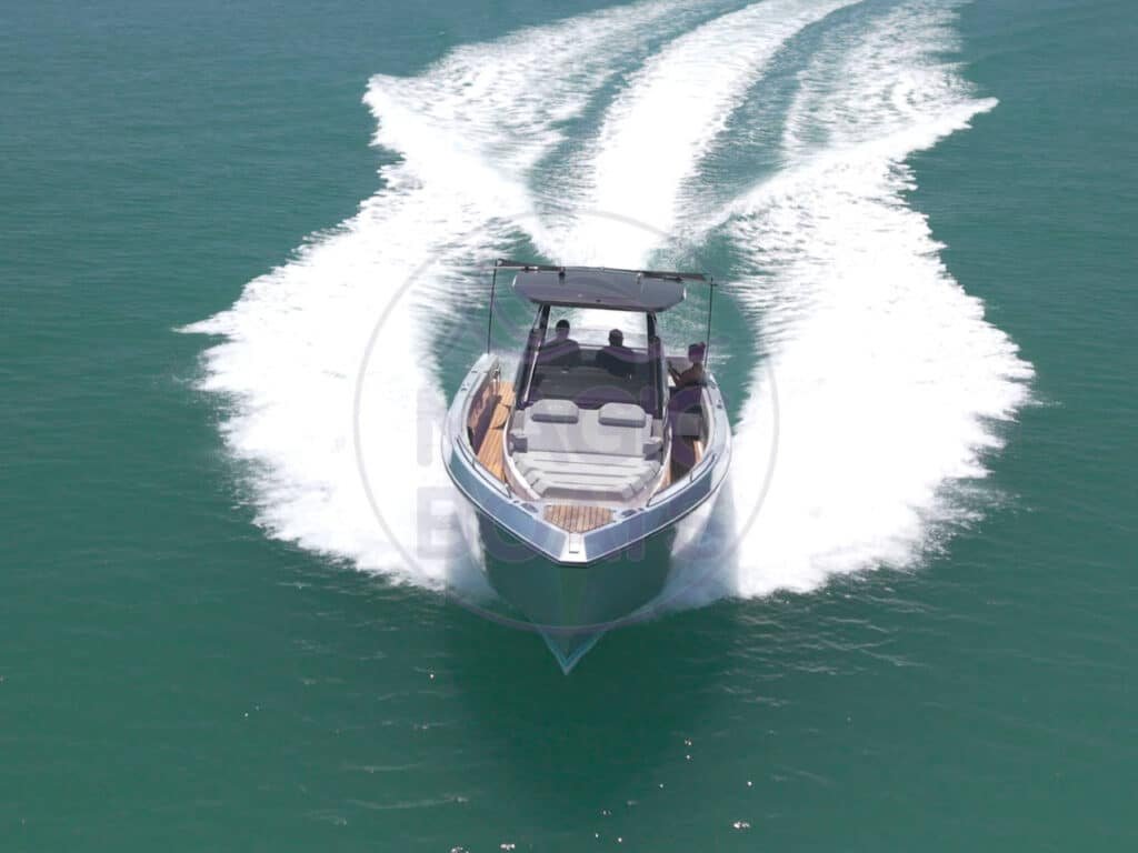 Schaefer V33 A19 - Magic Boats Aluguel de Lanchas - Aérea Proa