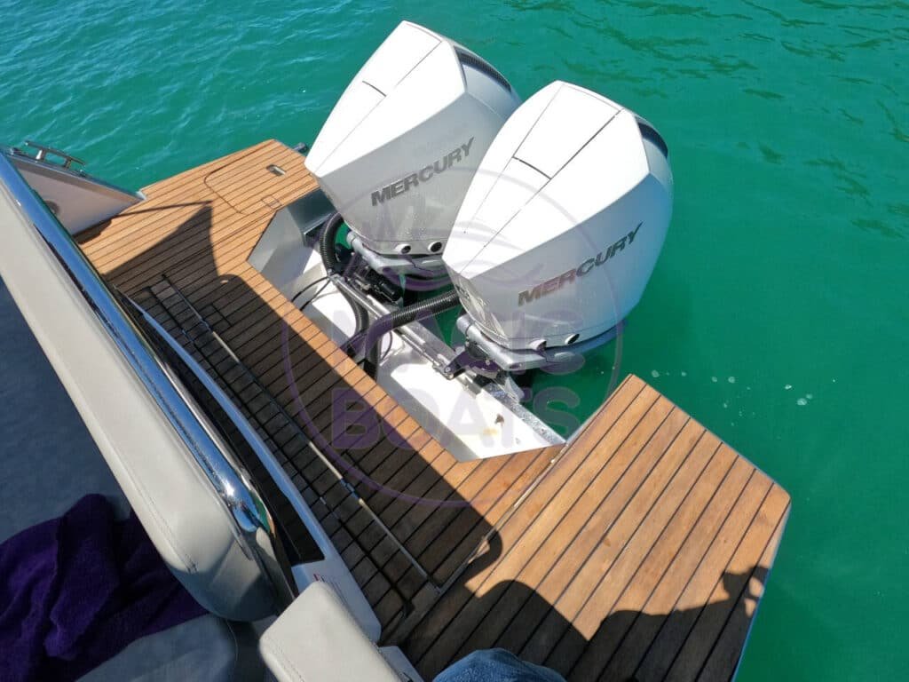 Schaefer V33 A19 - Magic Boats Aluguel de Lanchas - Plataforma de Popa