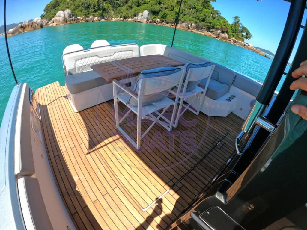 Schaefer V33 A19 - Magic Boats Aluguel de Lanchas - Salão de convés